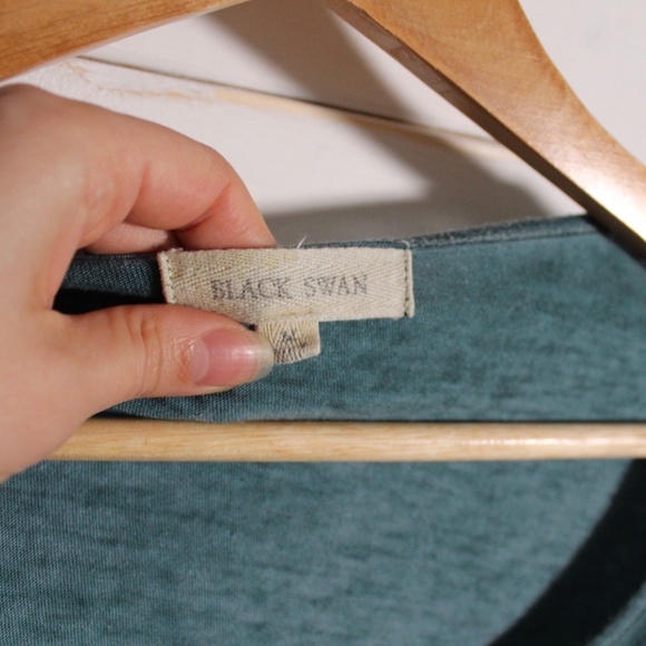 Black Swan Slouchy Shirt - Picture 5 of 8